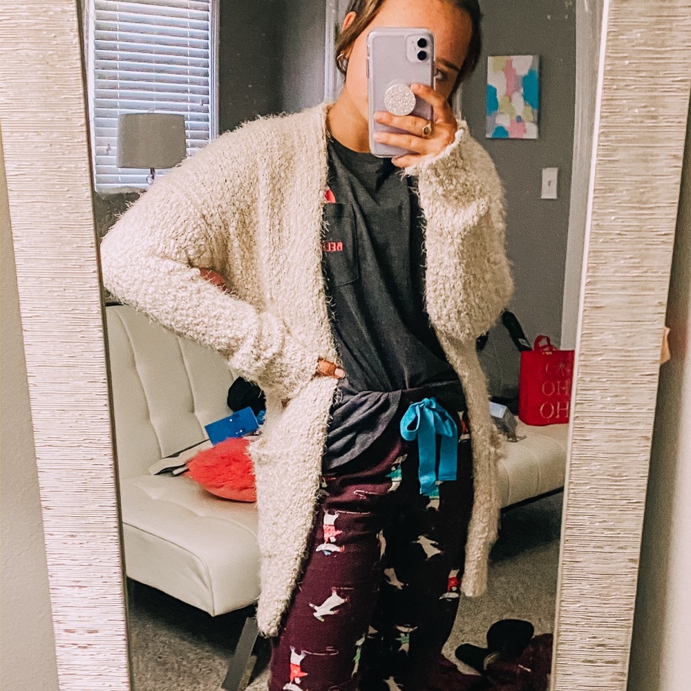 Altar’d State fuzzy cardigan sweater❣️✌️